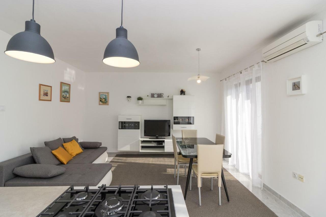 Apartment Beautiful Garden By Rent Istria Пореч Екстериор снимка